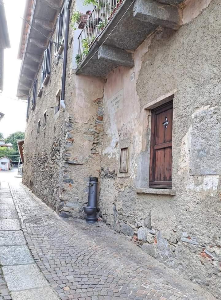 Villa Il Castello Nebbiuno Exterior foto